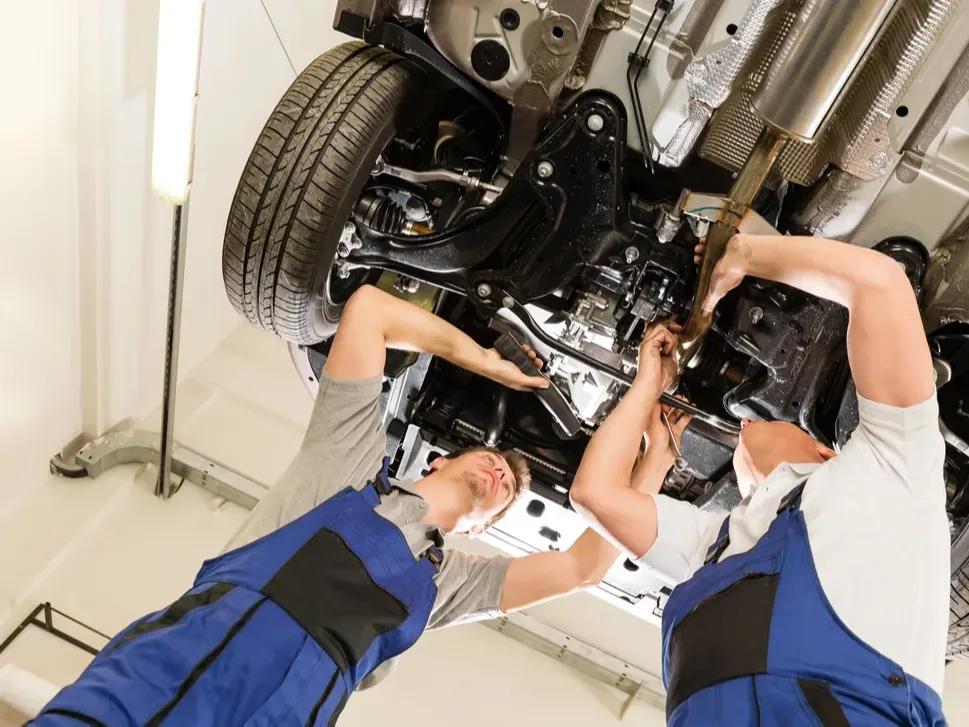 Meccanici Riparazione *azione* *cosa* *dove*